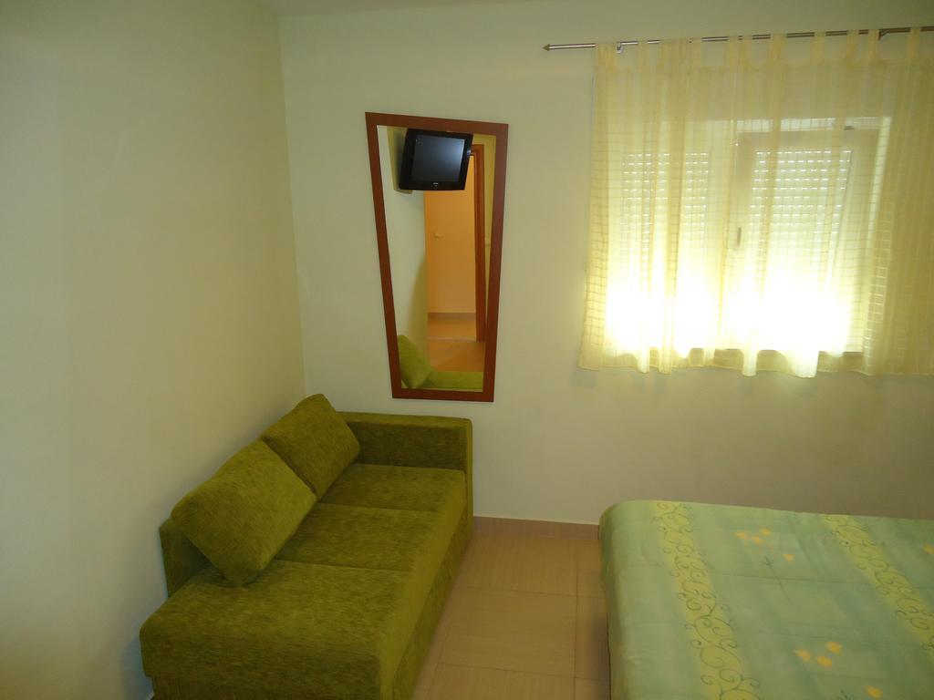 Villa Grgo Apartments Tucepi Phòng bức ảnh