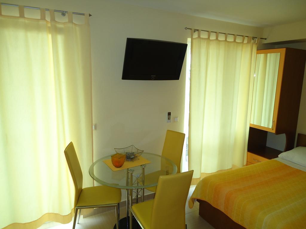 Villa Grgo Apartments Tucepi Phòng bức ảnh