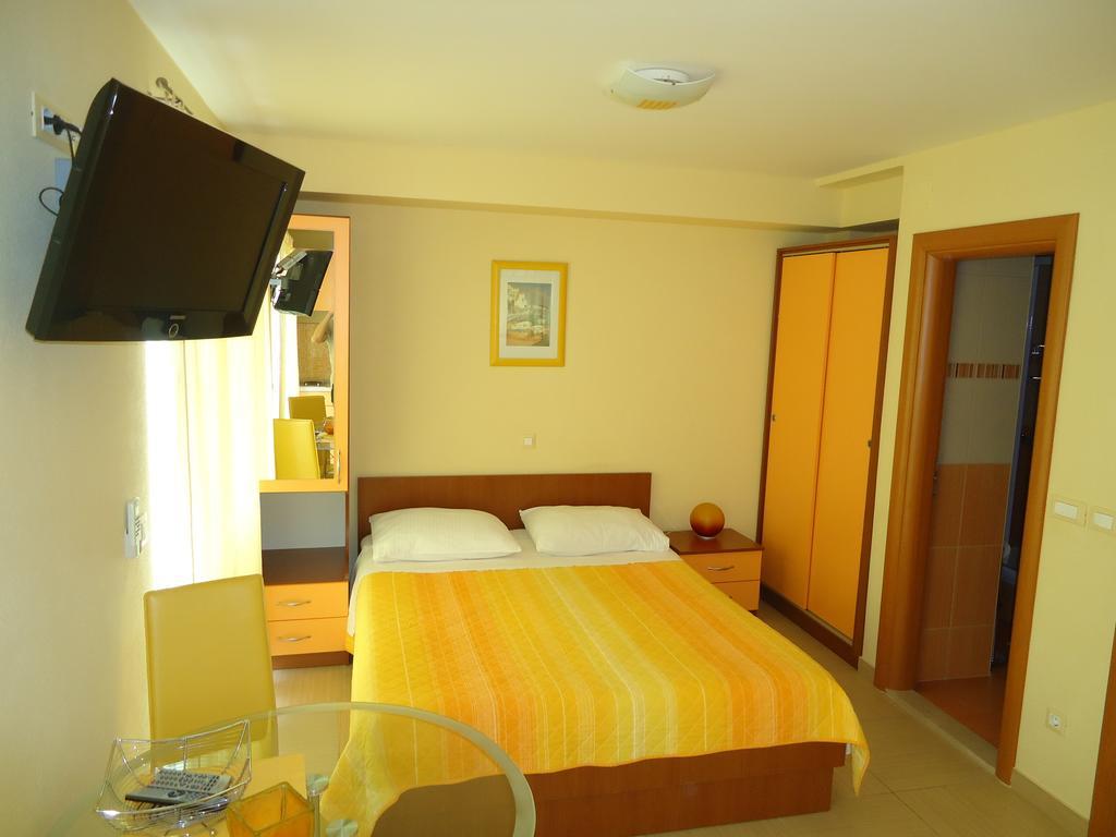 Villa Grgo Apartments Tucepi Phòng bức ảnh