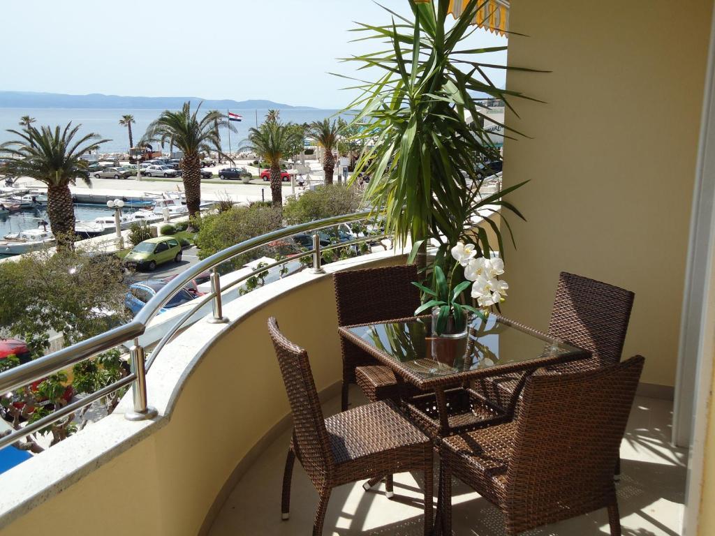 Villa Grgo Apartments Tucepi Phòng bức ảnh