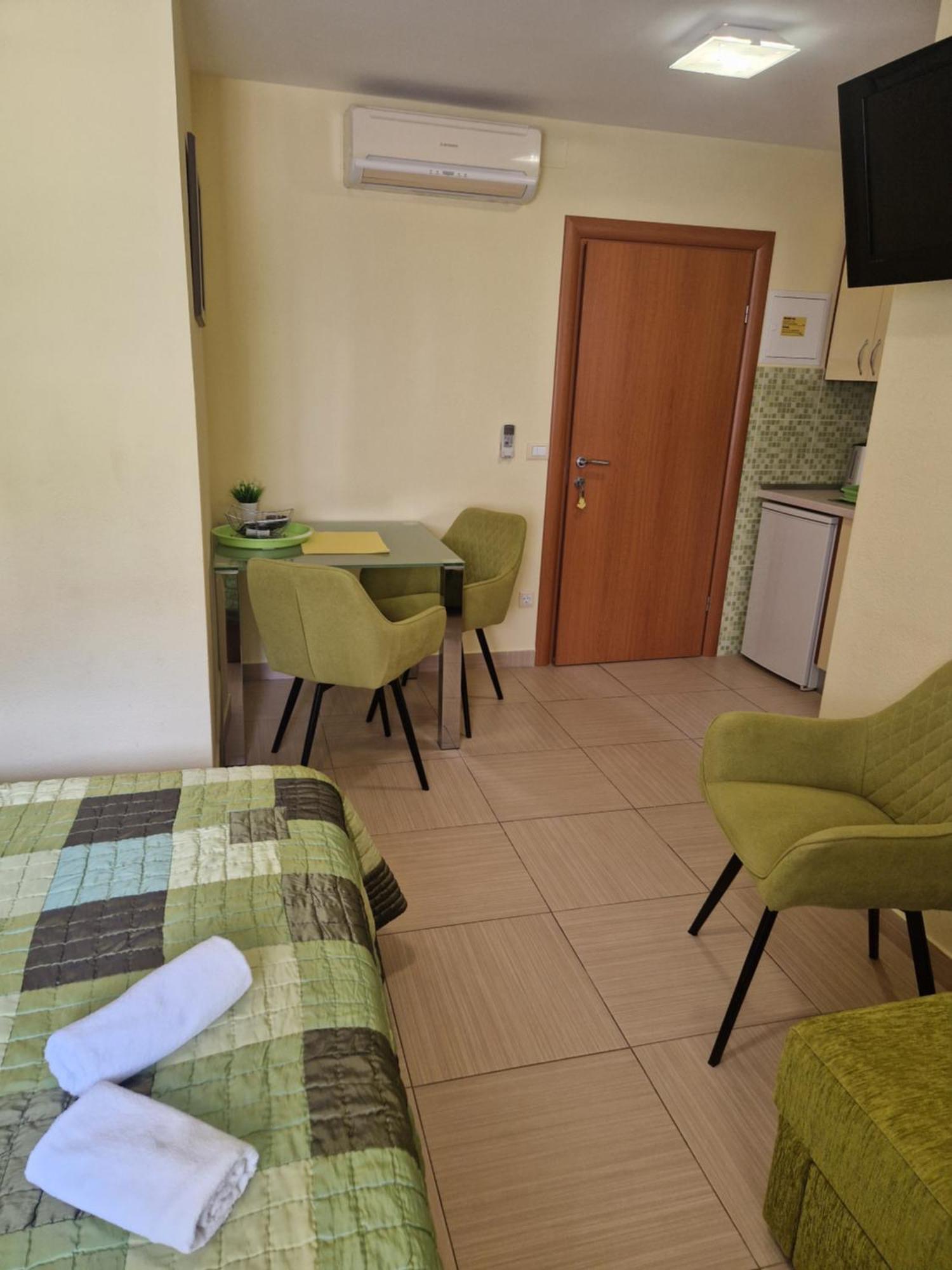 Villa Grgo Apartments Tucepi Ngoại thất bức ảnh