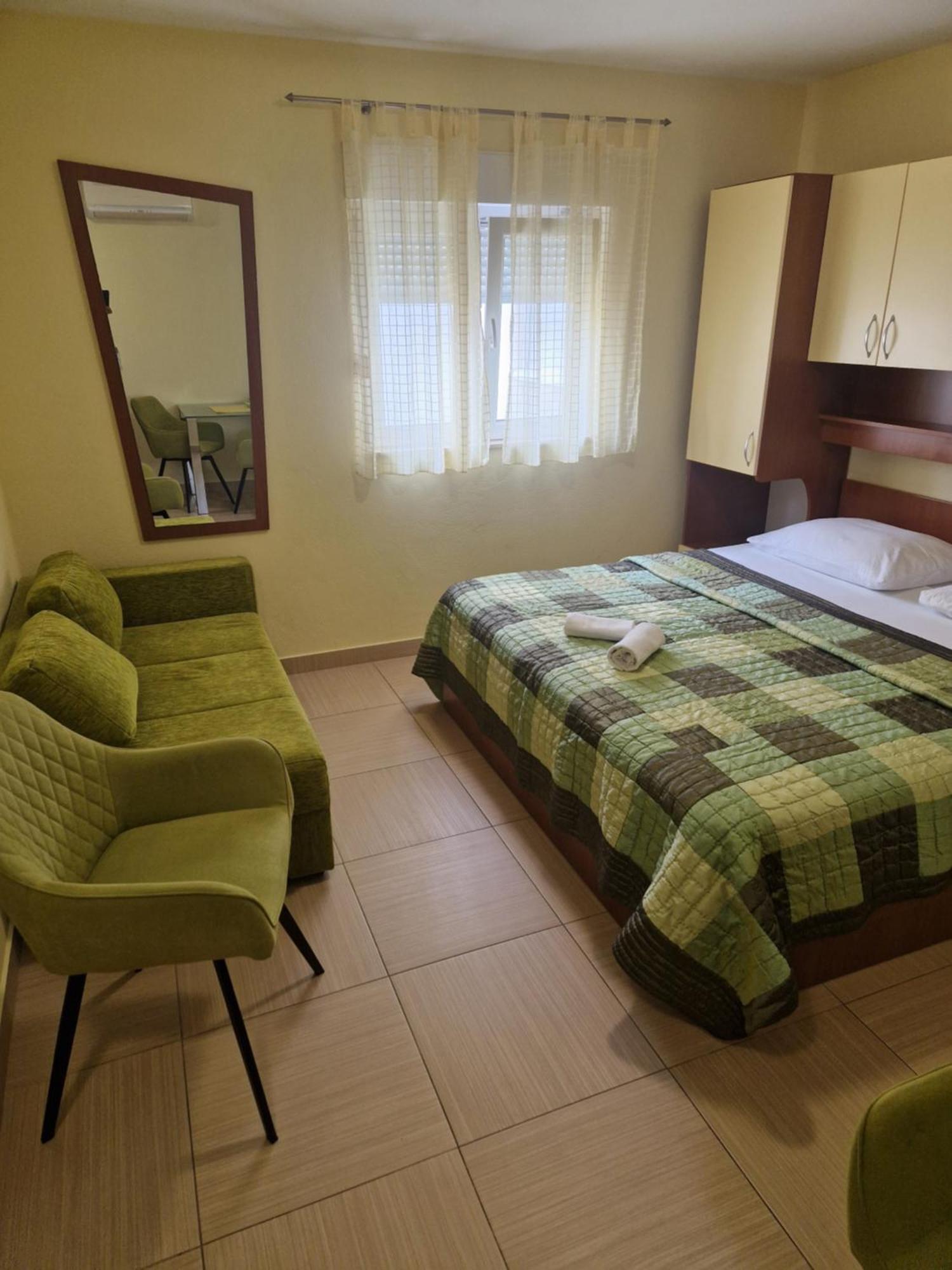 Villa Grgo Apartments Tucepi Ngoại thất bức ảnh