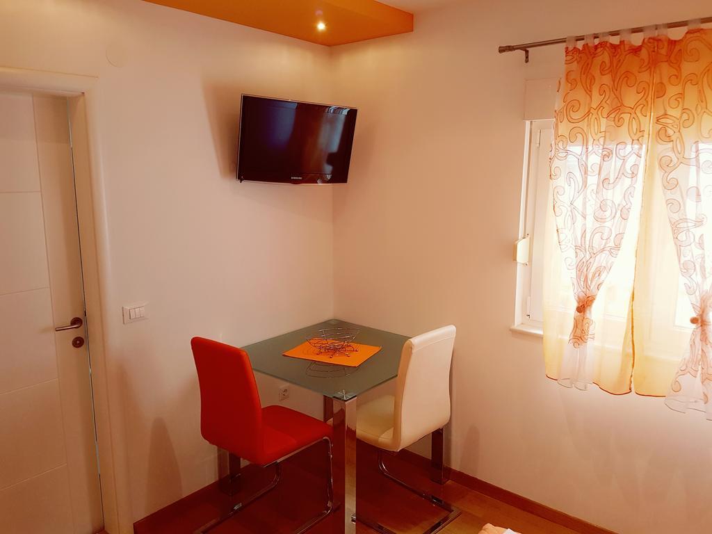 Villa Grgo Apartments Tucepi Ngoại thất bức ảnh